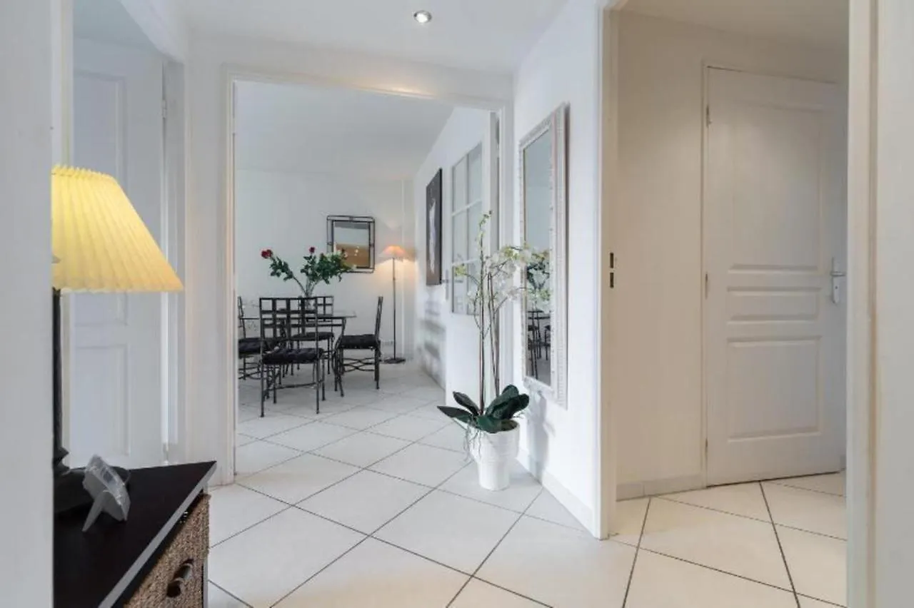 Apartment Cannes Centre 2Mins From Beach Stunning 3-Bed Apt France