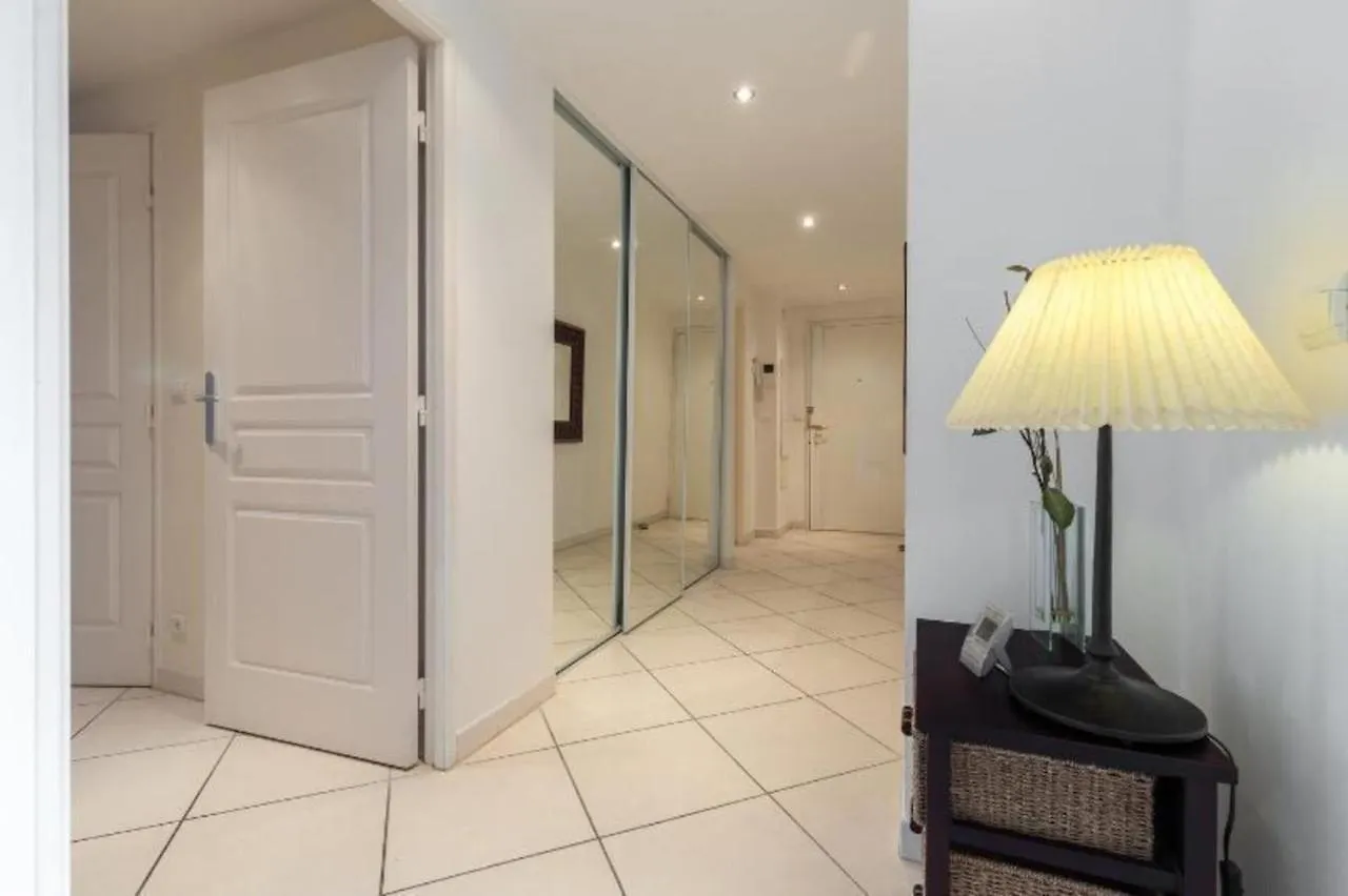 Cannes Centre 2Mins From Beach Stunning 3-Bed Apt Apartment
