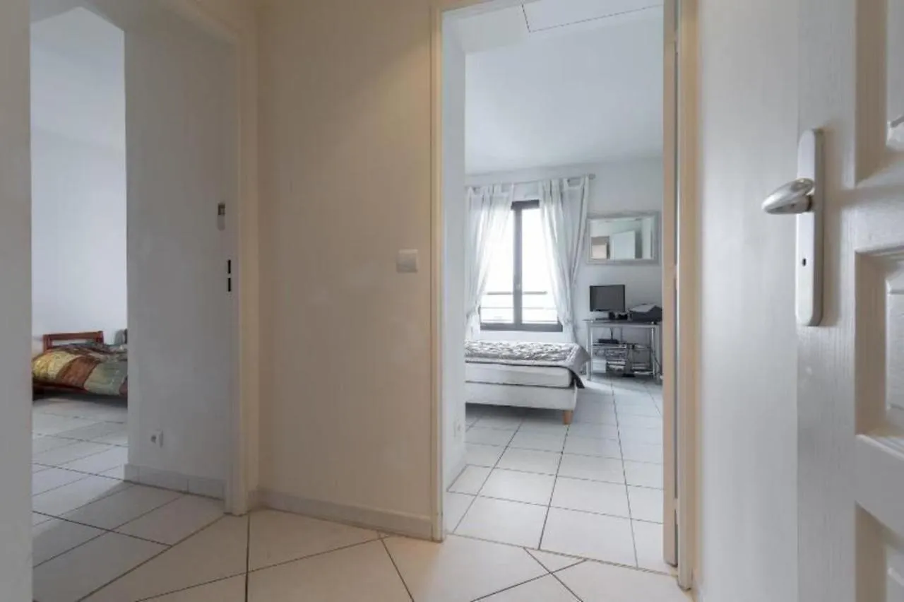 Cannes Centre 2Mins From Beach Stunning 3-Bed Apt