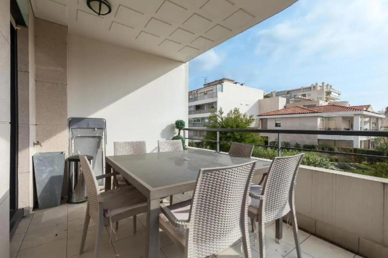 Cannes Centre 2Mins From Beach Stunning 3-Bed Apt