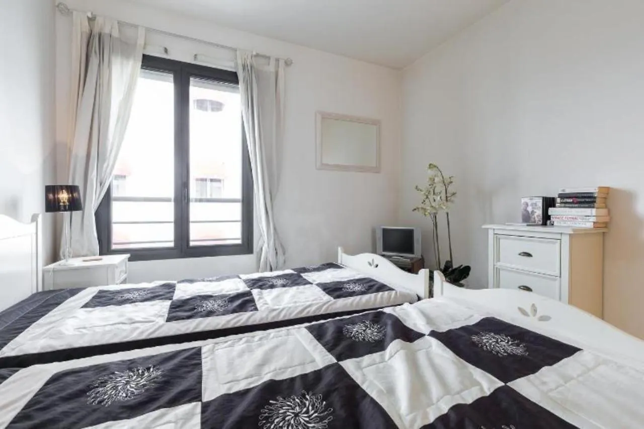 Cannes Centre 2Mins From Beach Stunning 3-Bed Apt 0*,
